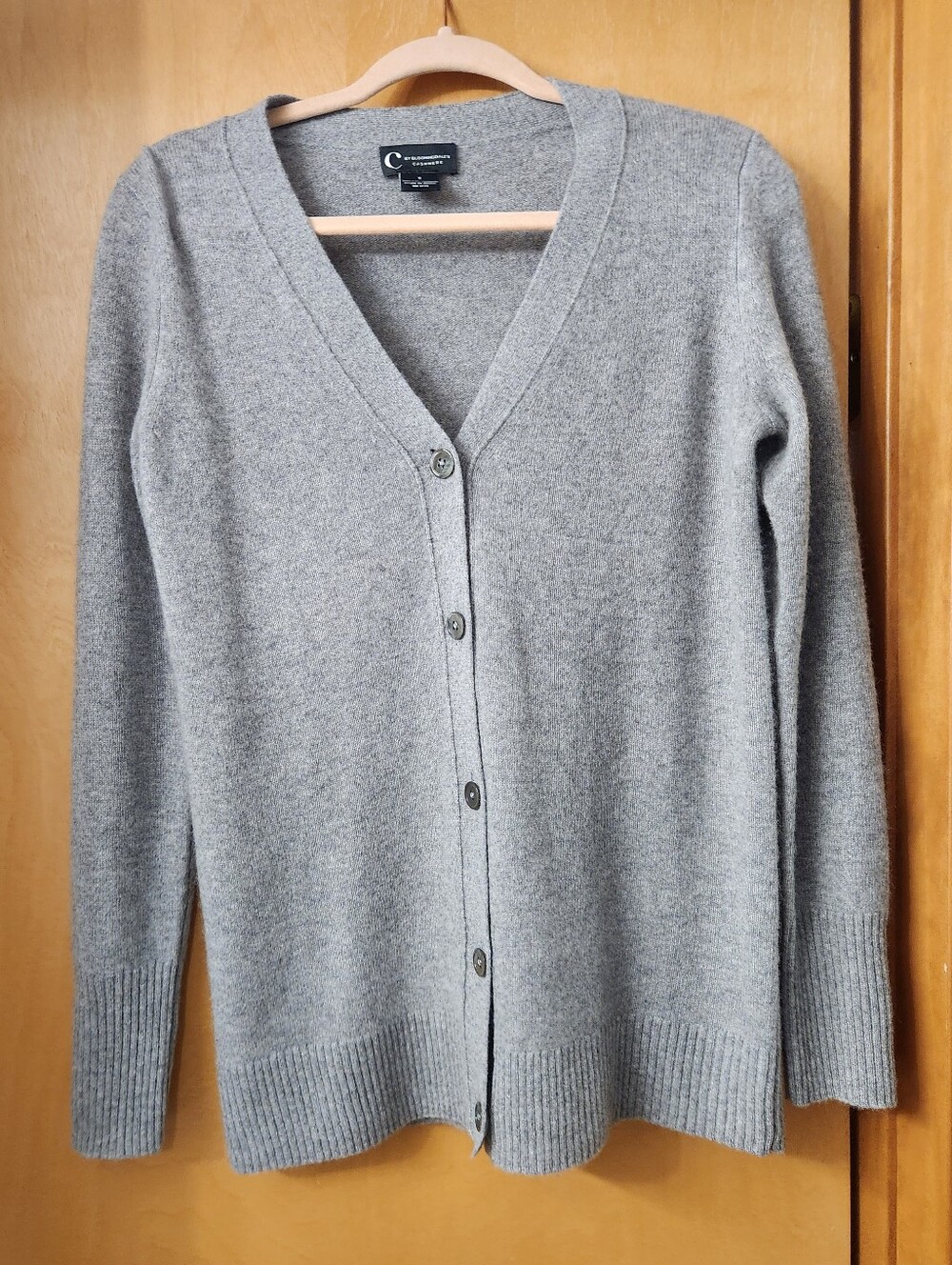 C by Bloomingdales Cashmere Women's Grey V-Neck Button Cardigan Size Small